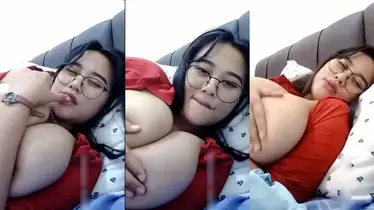 Acha Tobrut Baju Merah Goyang Ranjang Hot 2026 poster